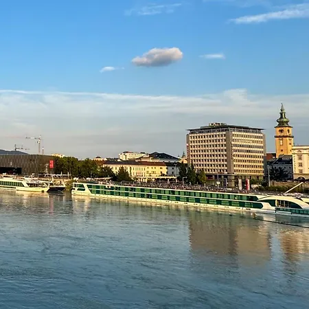 Donau Hauptplatz Retreat * 린츠