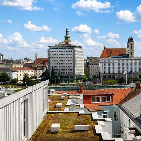 Donau Hauptplatz Retreat 아파트