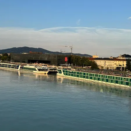 Donau Hauptplatz Retreat 아파트 *