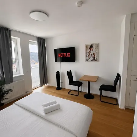 Donau Hauptplatz Retreat *
