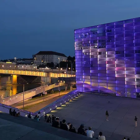 Donau Hauptplatz Retreat 아파트 *